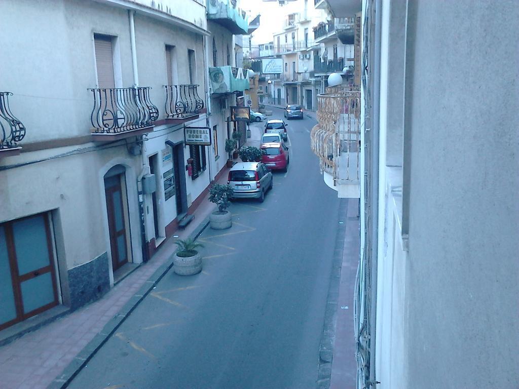 Il Porticciolo Apartment Giardini Naxos Bilik gambar